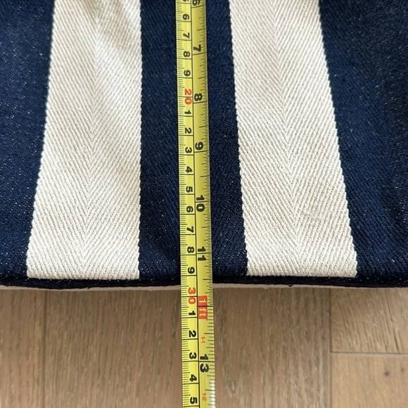 SOLE SOCIETY Millie printed oversized tote navy stripes. OS - Picture 9 of 12